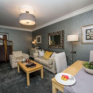 King Suite Bathtub